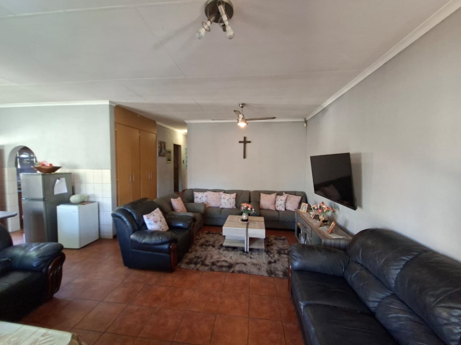 3 Bedroom Property for Sale in Azalea Park North West